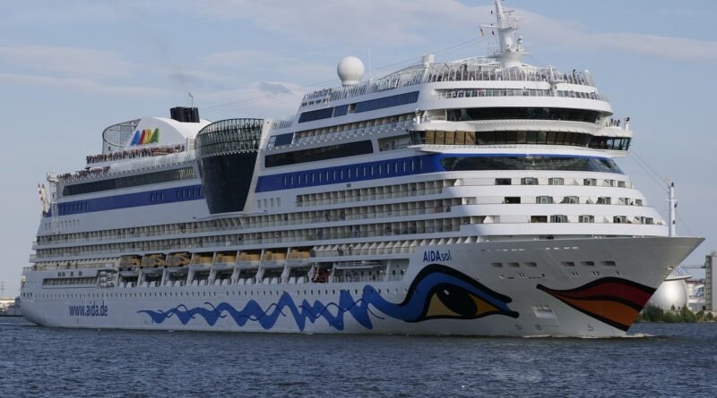 Advantages and Disadvantages of All-Inclusive Cruise Ships