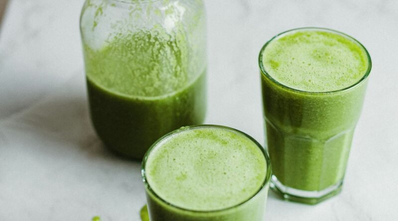 Wheatgrass Juice: Unveiling the Potential Health Benefits 