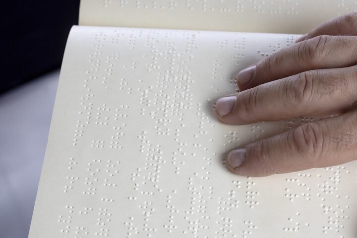 braille, fingers, read