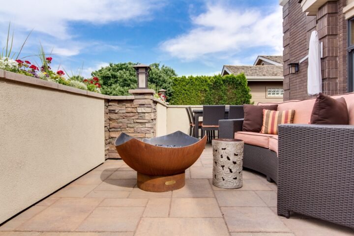 outdoor living spaces
